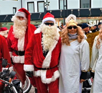 Harley Engel + Weihnachtsmänner bescherten Kinder auf Sylt