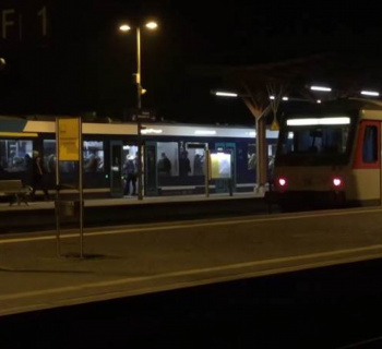 Zugverspätung - Kleiner Junge allein auf Sylter Bahnhof