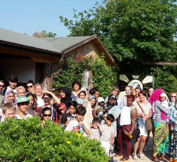 Flüchtlingskinder besuchen Sylter Tierpark