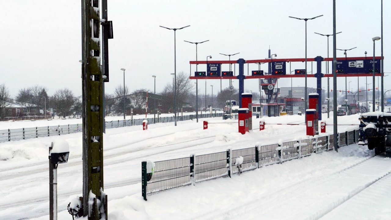 Wintereinbruch stoppt Zugverkehr
