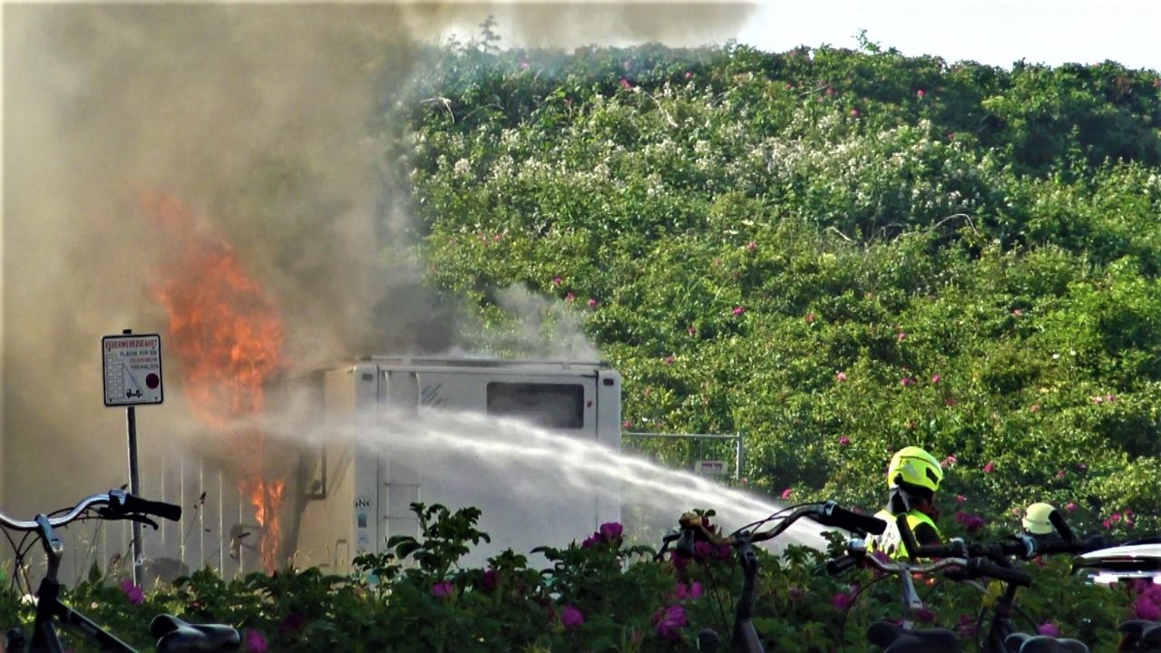 Wohnmobil brennt in Westerland auf Sylt