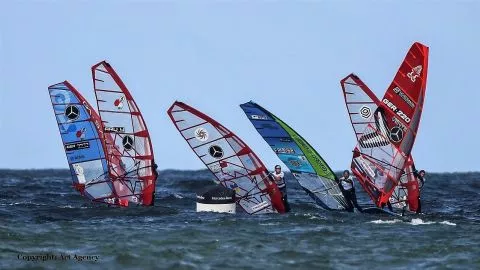 Auf Sylt haben erste Wettfahrten beim Surf-World-Cup 2022 stattgefunden