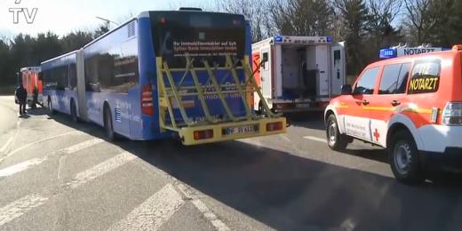 3 Verletzte Auf Sylt Bei Beinaheunfall Zwischen Einem Bus Und Einem